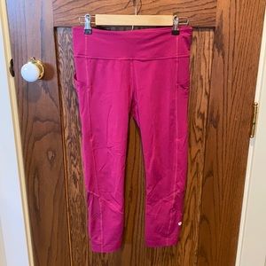 Lululemon Pace Breaker Crop magenta 6